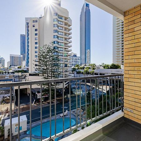 Bunk Surfers Paradise International Backpacker Hostel (Adults Only) Gold Coast Bagian luar foto