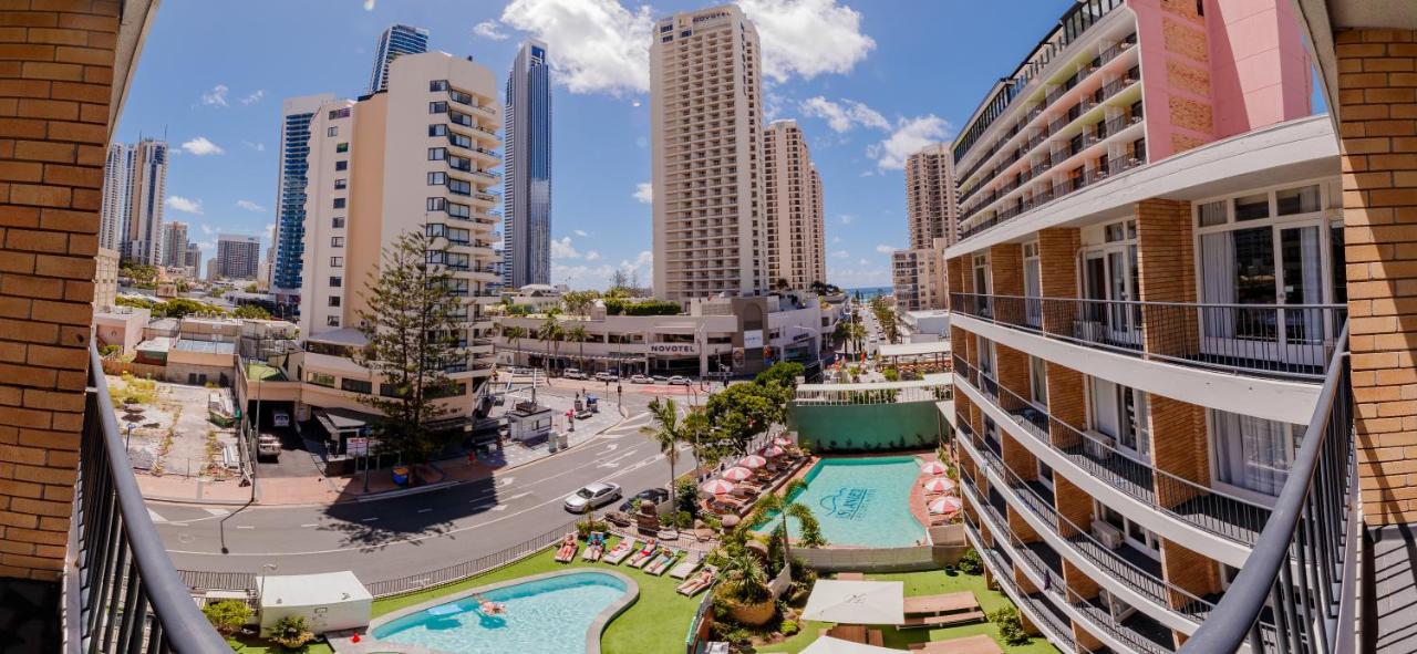 Bunk Surfers Paradise International Backpacker Hostel (Adults Only) Gold Coast Bagian luar foto