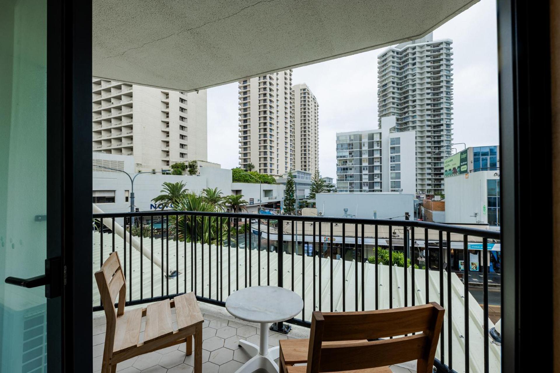 Bunk Surfers Paradise International Backpacker Hostel (Adults Only) Gold Coast Bagian luar foto
