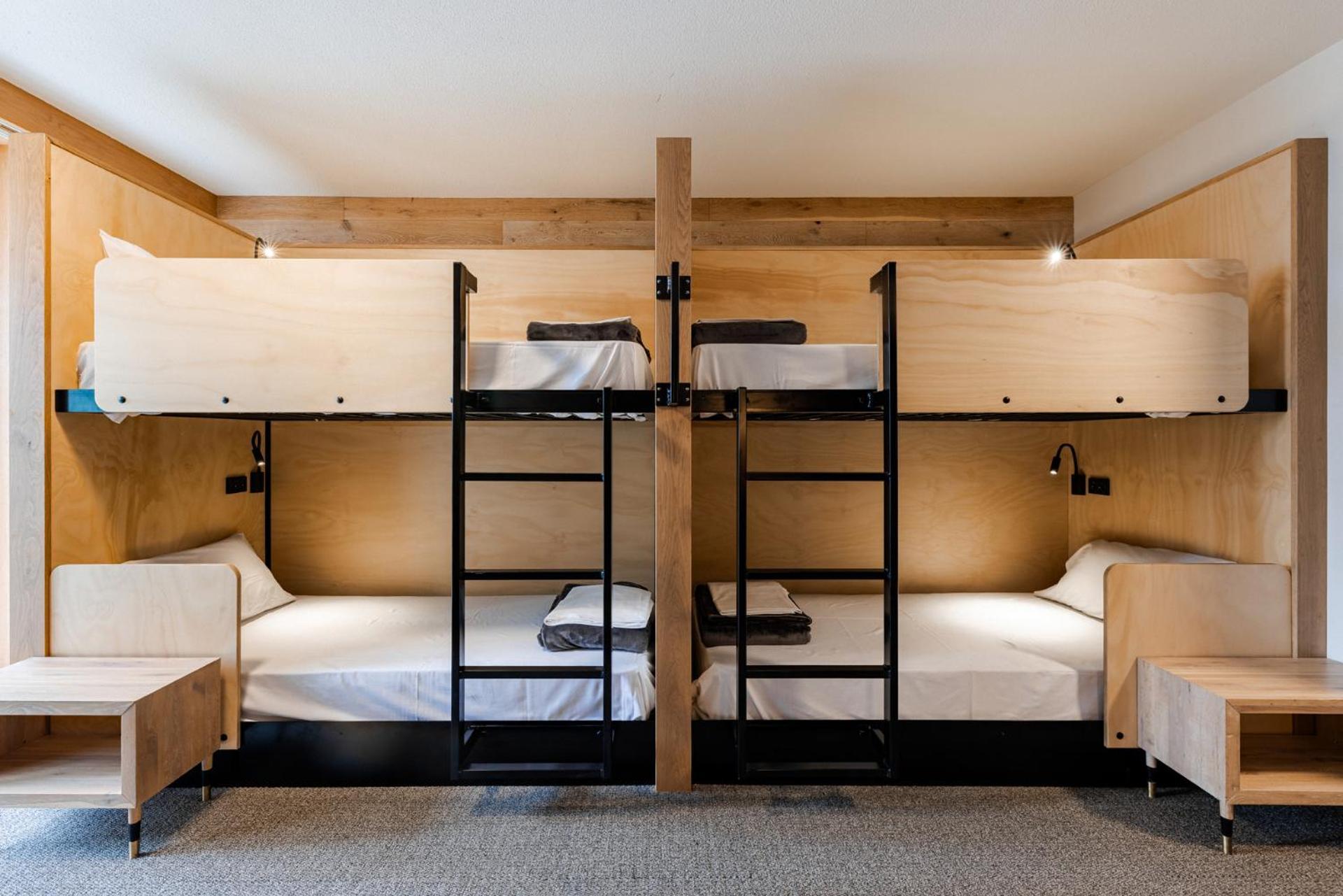 Bunk Surfers Paradise International Backpacker Hostel (Adults Only) Gold Coast Bagian luar foto