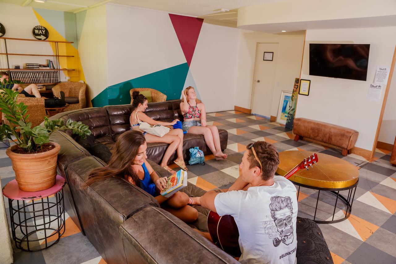Bunk Surfers Paradise International Backpacker Hostel (Adults Only) Gold Coast Bagian luar foto